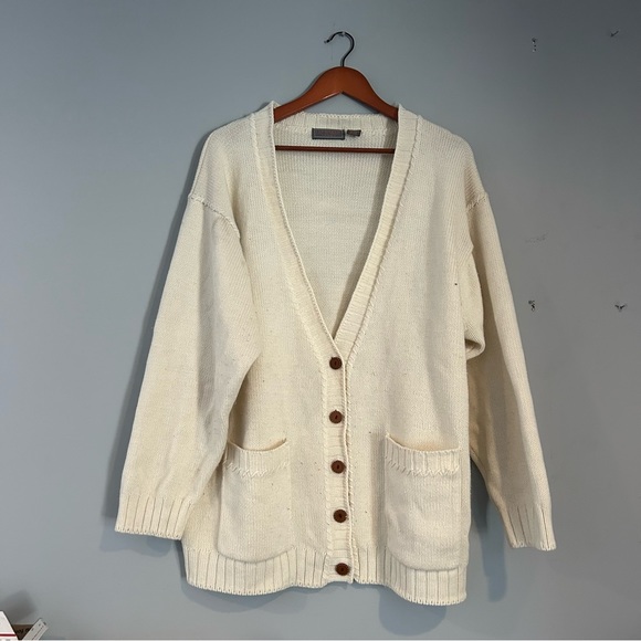 [Liz Baker] White Button Cardigan - Picture 4 of 9